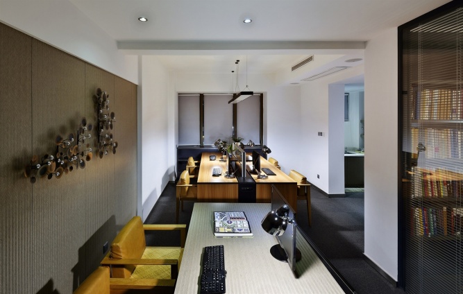 具有設(shè)計感的辦公室裝修.jpg